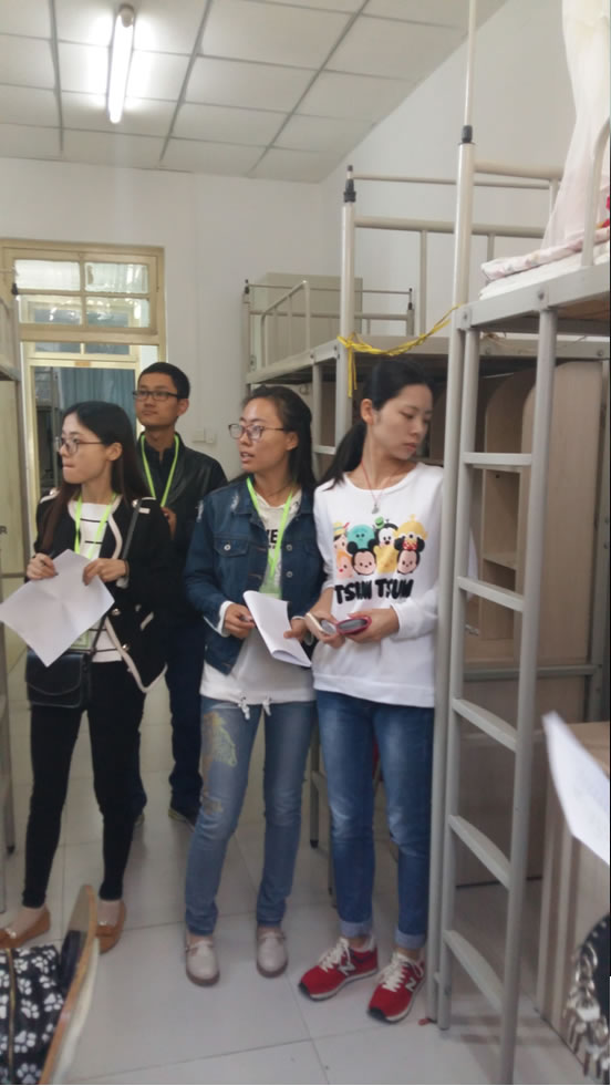 生活部对研究生宿舍卫生进行全面检查