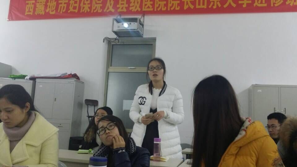 医药卫生管理学院博士生前沿讲座顺利举行