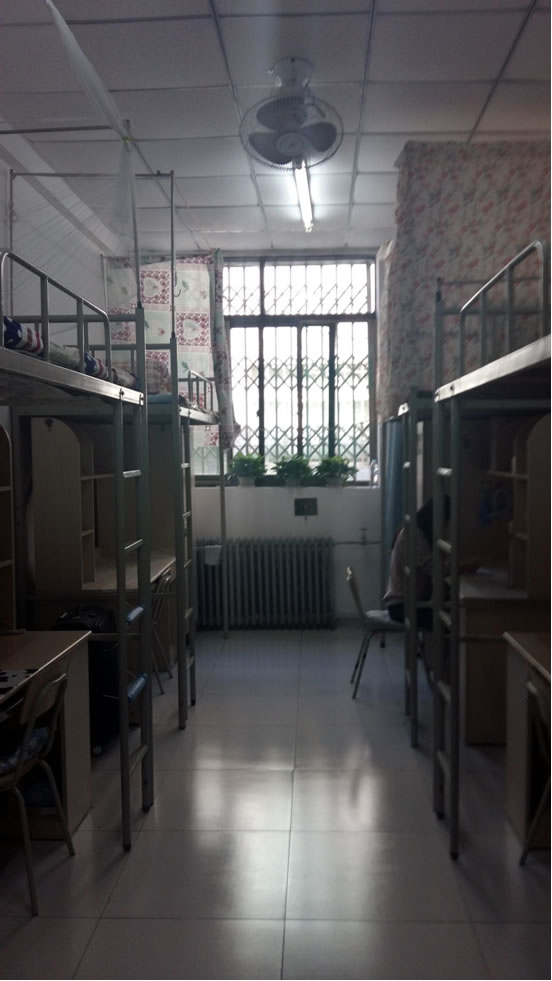 生活部对研究生宿舍卫生进行全面检查