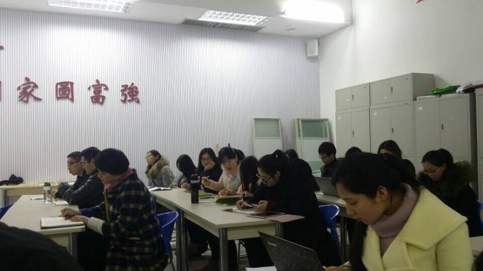 医药卫生管理学院博士生前沿讲座顺利举行