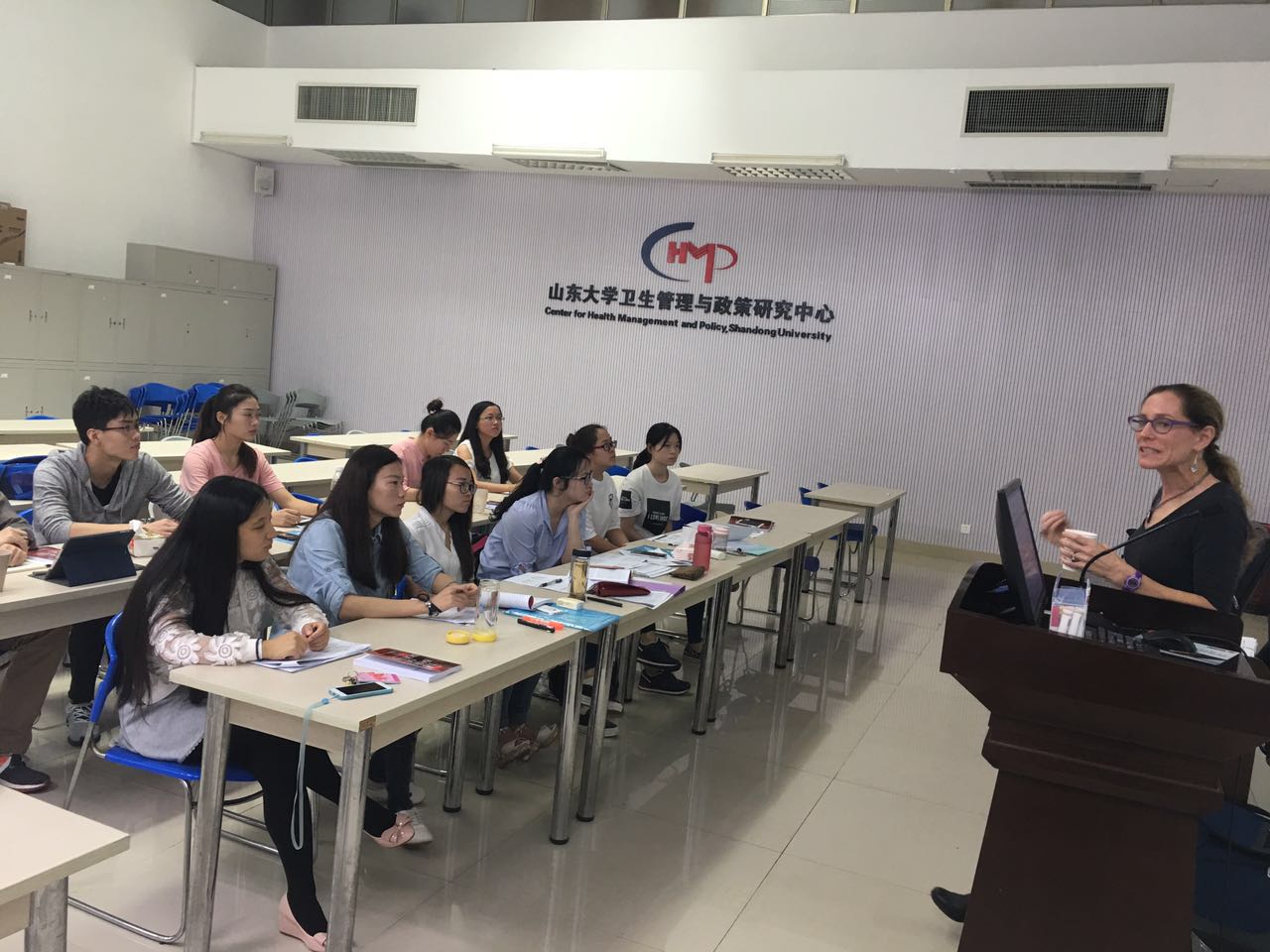 医管学院与美国弗吉尼亚联邦大学联合开设卫生法和伦理学国际课程