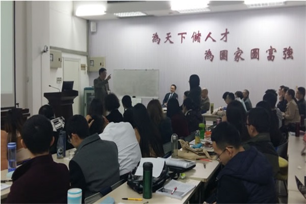 医药卫生管理学院国际化研究生培养项目2016年度国际化卫生政策面授课程顺利结束